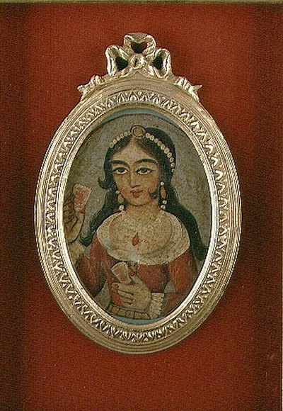 Okrągły popiersie Qajar przedstawiające ozdobioną kobietę (olej na płótnie) autorstwa Persian School