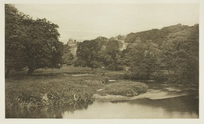 Haddon Hall, From the Meadows autorstwa Peter Henry Emerson