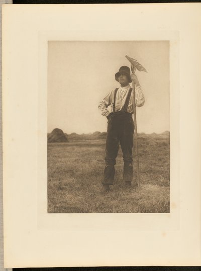Haymaker z grabiami. [Norfolk]. autorstwa Peter Henry Emerson