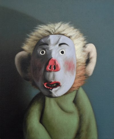Małpa w masce świni, 2005 autorstwa Peter Jones