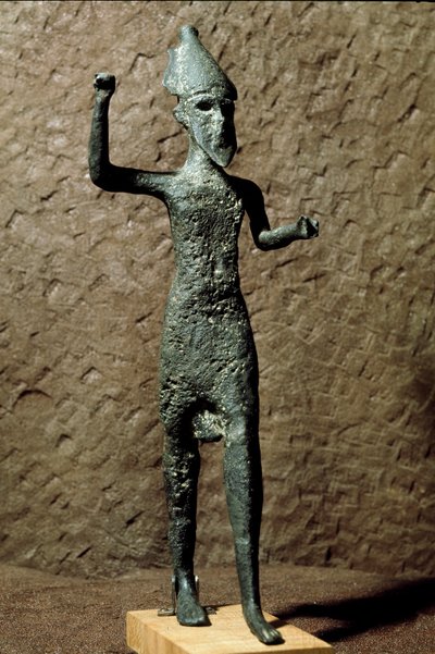 Fenicja: figurka boga z brązu. Znajdź w morzu w pobliżu Selinunte (Selinonte), Sycylia. XIV-XIII wiek p.n.e. Palermo, Narodowe Muzeum Archeologiczne autorstwa Phoenician