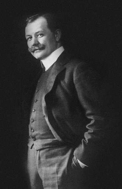 Portret kompozytora Franza Lehára 1870-1948. autorstwa Photo studio E. Bieber.
