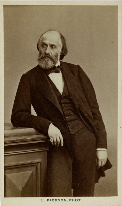 Portret poety Victora de Laprade 1812-1883, c. 1870. autorstwa Photo studio Mayer and Pierson.
