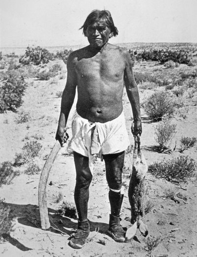 Łowca Hopi (zdjęcie czarno-białe) autorstwa Photographer American