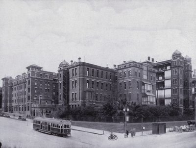 Szpital w Melbourne, od skrzyżowania ulic Swanston i Lonsdale (zdjęcie czarno-białe) autorstwa Photographer Australian