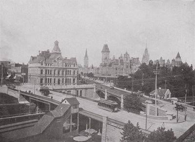 Mosty Dufferin i Saperów, budynki poczty i parlamentu, Ottawa (zdjęcie czarno-białe) autorstwa Photographer Canadian