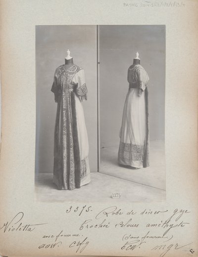 Strona albumu: House of Worth, suknia obiadowa autorstwa Photographer French