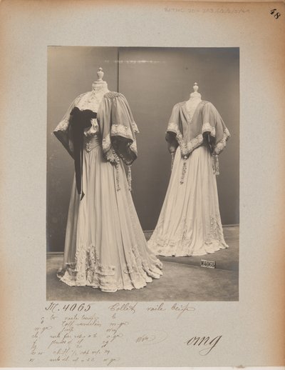 Strona albumu: House of Worth, peleryna na ramię autorstwa Photographer French