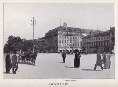 Berlin: Pariser Platz (zdjęcie czarno-białe) autorstwa Photographer German