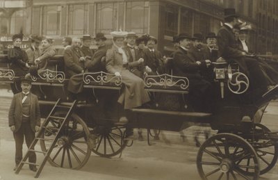 Charabanc, Berlin (zdjęcie czarno-białe) autorstwa Photographer German