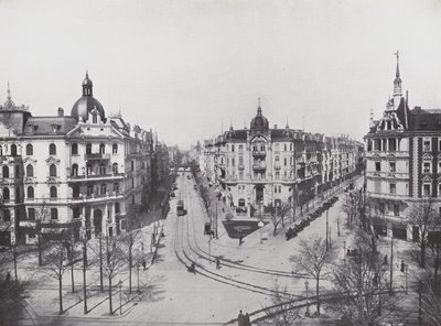 Charlottenburg, Kurfürstendamm, róg Uhlandstrasse i Grolmanstrasse (zdjęcie czarno-białe) autorstwa Photographer German