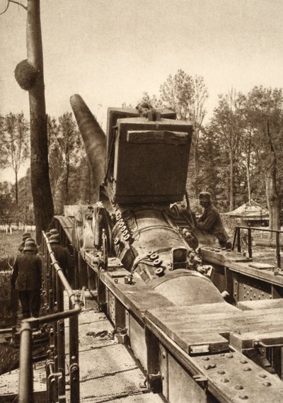 Szybkoładująca armata na szynie (zdjęcie czarno-białe) autorstwa Photographer German