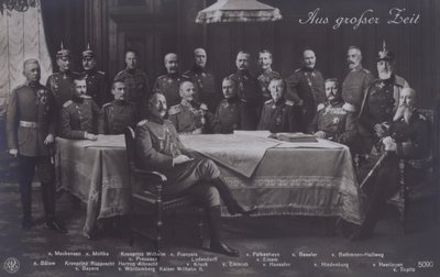 Kaiser Wilhelm II Niemiec ze starszymi niemieckimi dowódcami wojskowymi (zdjęcie czarno-białe) autorstwa Photographer German