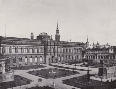 Królewska Galeria Obrazów, widok z Zwingera (zdjęcie czarno-białe) autorstwa Photographer German