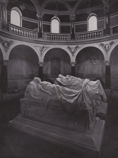Poczdam, Kościół Pokoju, mauzoleum z sarkofagami cesarza i cesarzowej Fryderyki (zdjęcie czarno-białe) autorstwa Photographer German