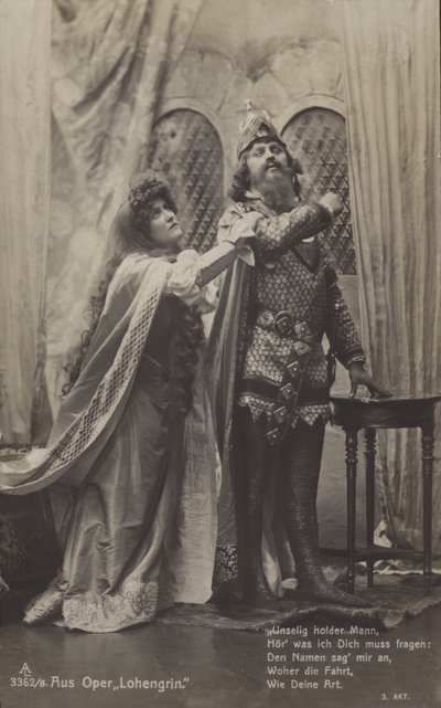 Produkcja opery Richarda Wagnera „Lohengrin” (zdjęcie czarno-białe) autorstwa Photographer German