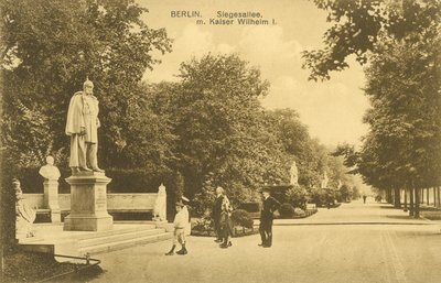 Siegesallee i pomnik cesarza Wilhelma I, Berlin (zdjęcie czarno-białe) autorstwa Photographer German