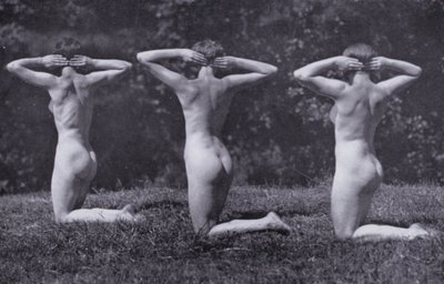 Ciało piękne, kultura fizyczna dla kobiet (zdjęcie czarno-białe) autorstwa Photographer German