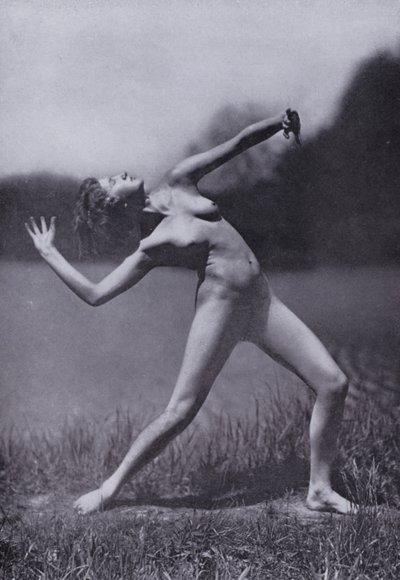 Ciało piękne, kultura fizyczna dla kobiet (zdjęcie czarno-białe) autorstwa Photographer German