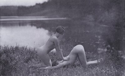Ciało piękne, kultura fizyczna dla kobiet (zdjęcie czarno-białe) autorstwa Photographer German