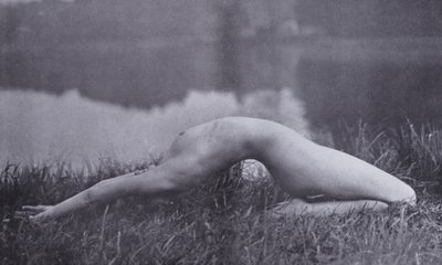 Ciało piękne, kultura fizyczna dla kobiet (zdjęcie czarno-białe) autorstwa Photographer German