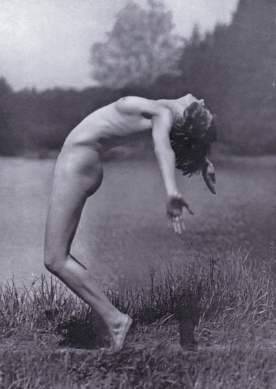 Ciało piękne, kultura fizyczna dla kobiet (zdjęcie czarno-białe) autorstwa Photographer German