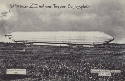 Zeppelin LZ III na strzelnicy Tegel w Berlinie (zdjęcie czarno-białe) autorstwa Photographer German