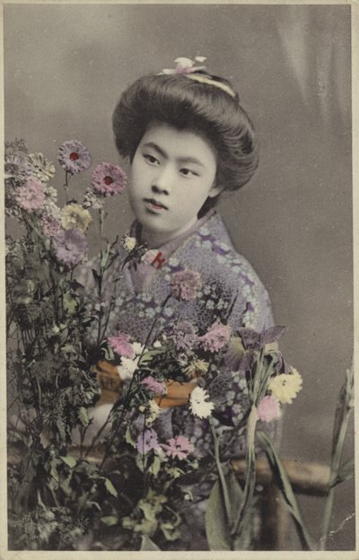 Japonka z kwiatami (kolorowe zdjęcie) autorstwa Photographer Japanese