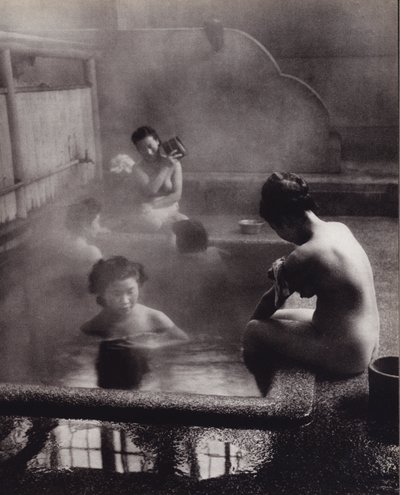 Łaźnia publiczna (zdjęcie czarno-białe) autorstwa Photographer Japanese