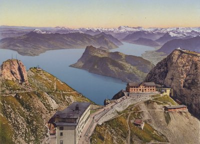 Pilatus-Kulm (2133 m n.p.m.) Jezioro Czterech Kantonów i Alpy (zdjęcie kolorowe) autorstwa Photographer Swiss