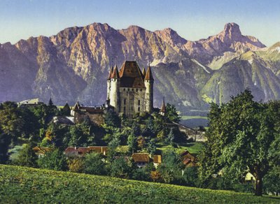 Thun, zamek i łańcuch Stockhorn (zdjęcie) autorstwa Photographer Swiss