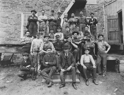 Pracownicy fabryki Henry Clay, 1905 autorstwa Pierre A. Gentieu