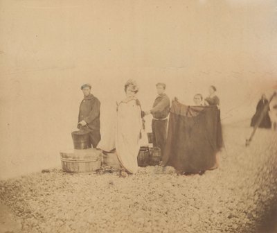 [La Comtesse z grupą na kamienistej plaży], lata 60. XIX wieku. autorstwa Pierre Louis Pierson