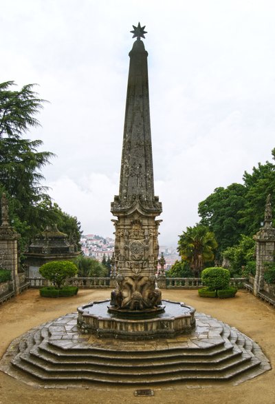 Sanktuarium obelisku Nossa Senhora dos Remedios, Lamego, Portugalia. 1738 (granit) autorstwa Portuguese School