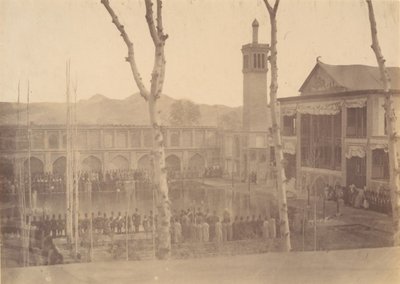 [Pałac szacha, oddanie szacunku dla Szacha Fete de Salam, Teheran, Iran [tak samo jak…, lata czterdzieste i sześćdziesiąte XIX wieku. autorstwa Possibly by Luigi Pesce.