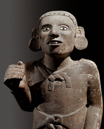 Cywilizacja prekolumbijska: rzeźba azteckiego kapłana autorstwa Pre Columbian