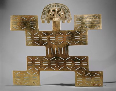 Obsada piersiowa Tumbaga, z Huaca del Dragon, Caldas, Kolumbia, styl Tolima (złoto) autorstwa Pre Columbian
