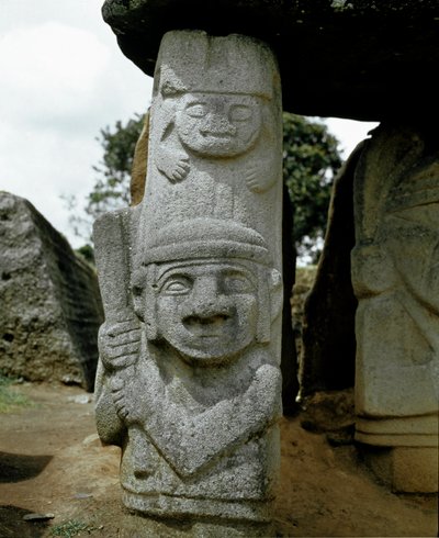 Megalityczna rzeźba wojownika autorstwa Pre Columbian Pre Columbian