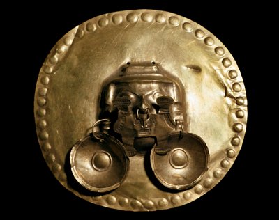 Cywilizacja przedkolumbijska Calima: złoty pektorał. Bogota VII-XV w., Museo de Oro Colombia autorstwa Pre Columbian Pre Columbian