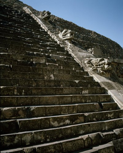 Schody świątyni Pierzastego Węża autorstwa Pre Columbian Pre Columbian