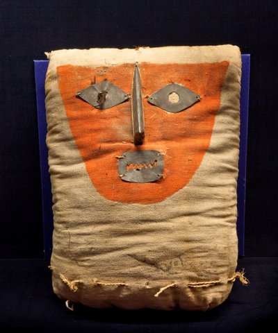 Poduszka pogrzebowa / kultura Chancay (tekstylia) autorstwa Precolombian Precolombian