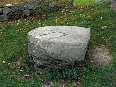 Cywilizacja Camunni, Prehistoria: ołtarz ofiar. Okres między neolitem a epoką brązu. Capo di Ponte, Park Narodowy Naquane Rock Carvings, Valcamonica, Val Camonica, Włochy autorstwa Prehistoric Prehistoric
