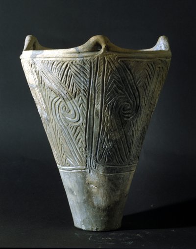 Waza z terakoty z okresu Jomon (okres prehistorii w Japonii). Rzym, Narodowe Muzeum Sztuki Orientalnej. autorstwa Prehistoric Prehistoric