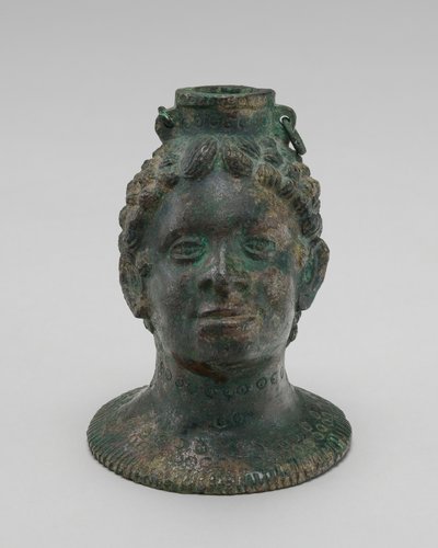 Pojemnik w kształcie głowy Afrykanina autorstwa Probably Etruscan