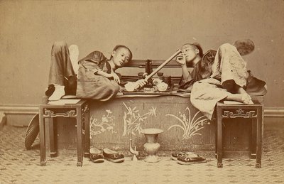 [Palacze opium], lata 70. XIX wieku. autorstwa Pun Lun