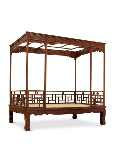 Łóżko z baldachimem z sześcioma słupkami Huanghuali, dynastia Jiazichuang Qing (drewno) (patrz także 469035) autorstwa Qing Dynasty Chinese School