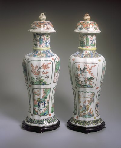 Para chińskich eksportowych wazonów i pokryw Famille Verte, okres Kangxi (1662-1722) (porcelana) (patrz również 272196) autorstwa Qing Dynasty Chinese School