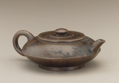 Czajnik z fałszywym znakiem Gong Chun, Yixing, prowincja Jiangsu (kamionka nieszkliwiona) autorstwa Qing Dynasty Chinese School