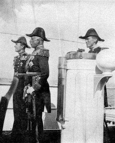 Książę Connaught z komandorami Keppelem i Cramptonem, 1907 1908. autorstwa Queen Alexandra