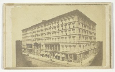 Nieuprawny autorstwa R. F. Adams